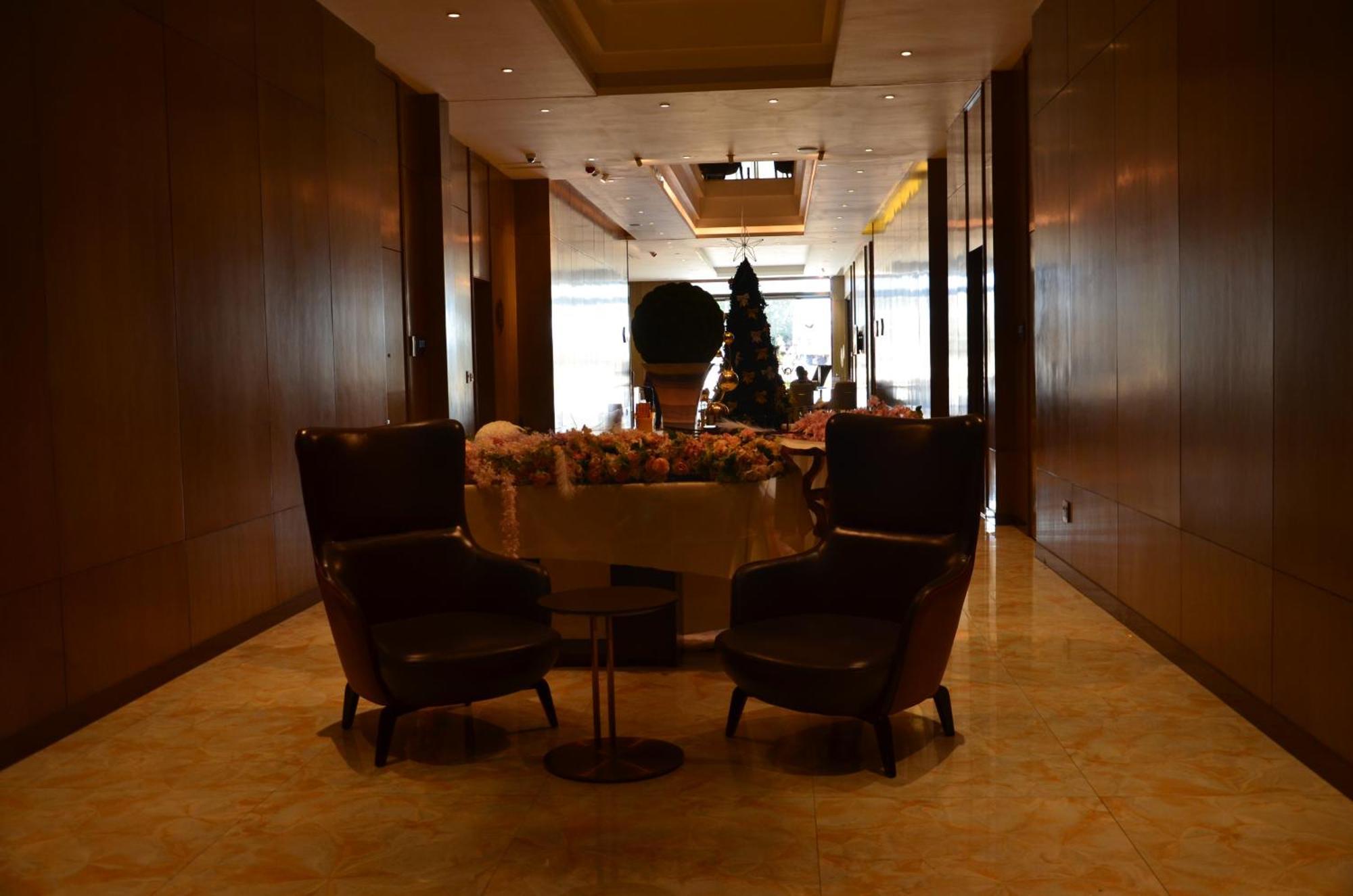 Marigold Hotel & Restaurants ويندهوك المظهر الخارجي الصورة
